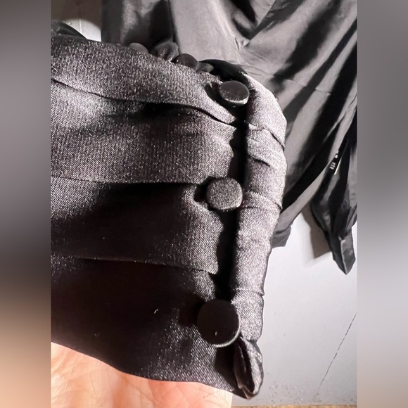 Express Satin-Look Long Sleeve Bodysuit. Size S - Picture 6 of 11